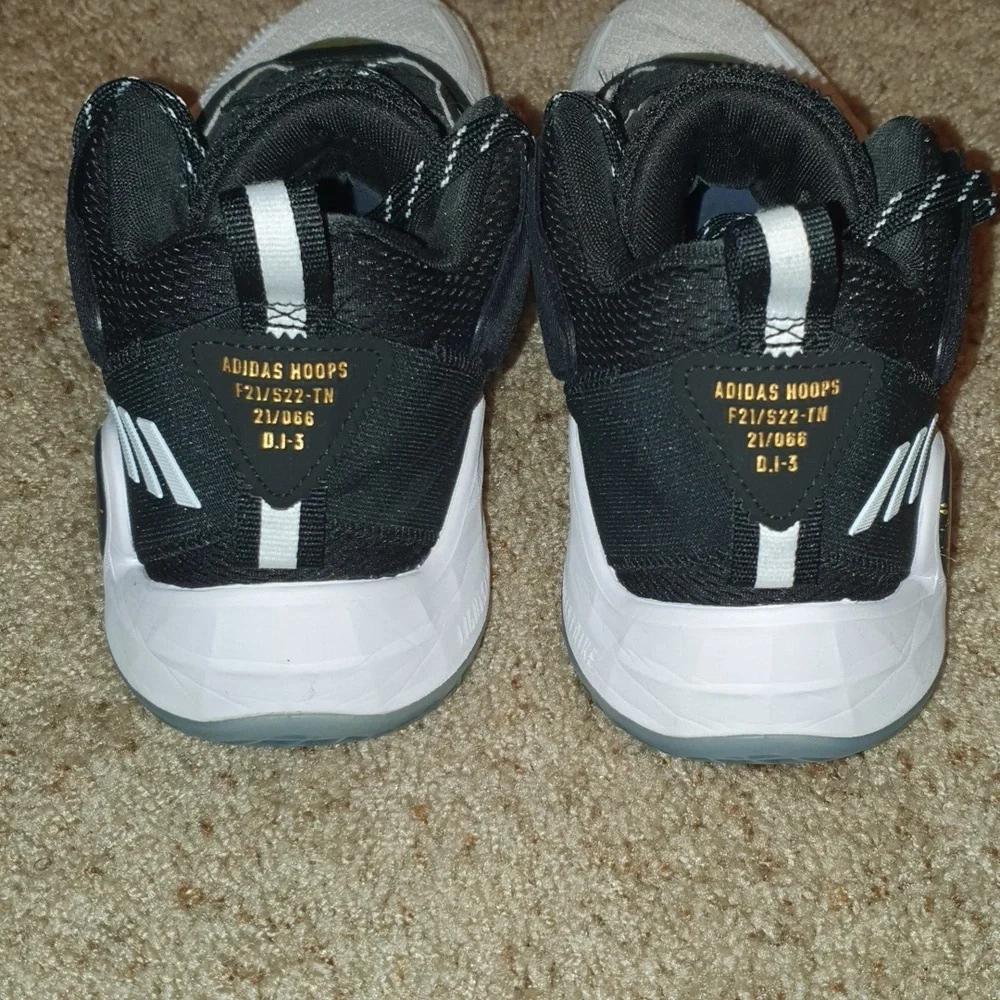 Adidas Don Mitchell D.O.N. Issue 3 Sneakers sz 9.5